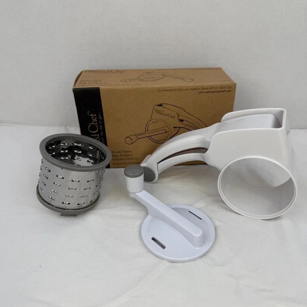 Pampered Chef Rotary Grater 1277 White Gray Handheld Cheese Nut Grater with Box